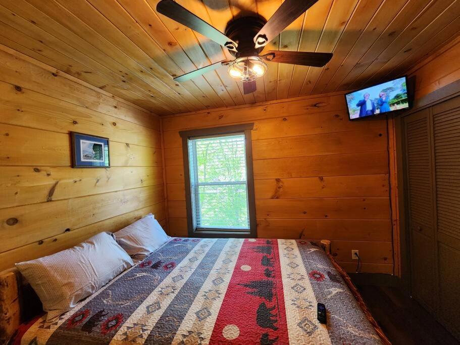 Dancing Bear Cabin- Relax & Enjoy! Sevierville Extérieur photo