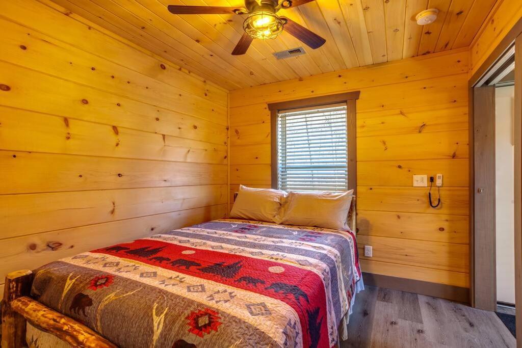 Dancing Bear Cabin- Relax & Enjoy! Sevierville Extérieur photo