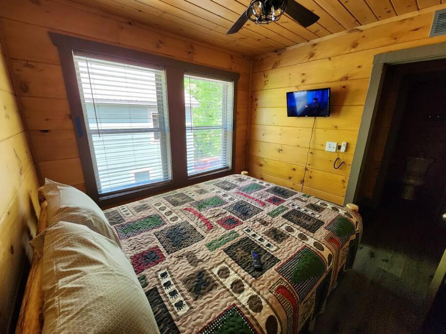 Dancing Bear Cabin- Relax & Enjoy! Sevierville Extérieur photo